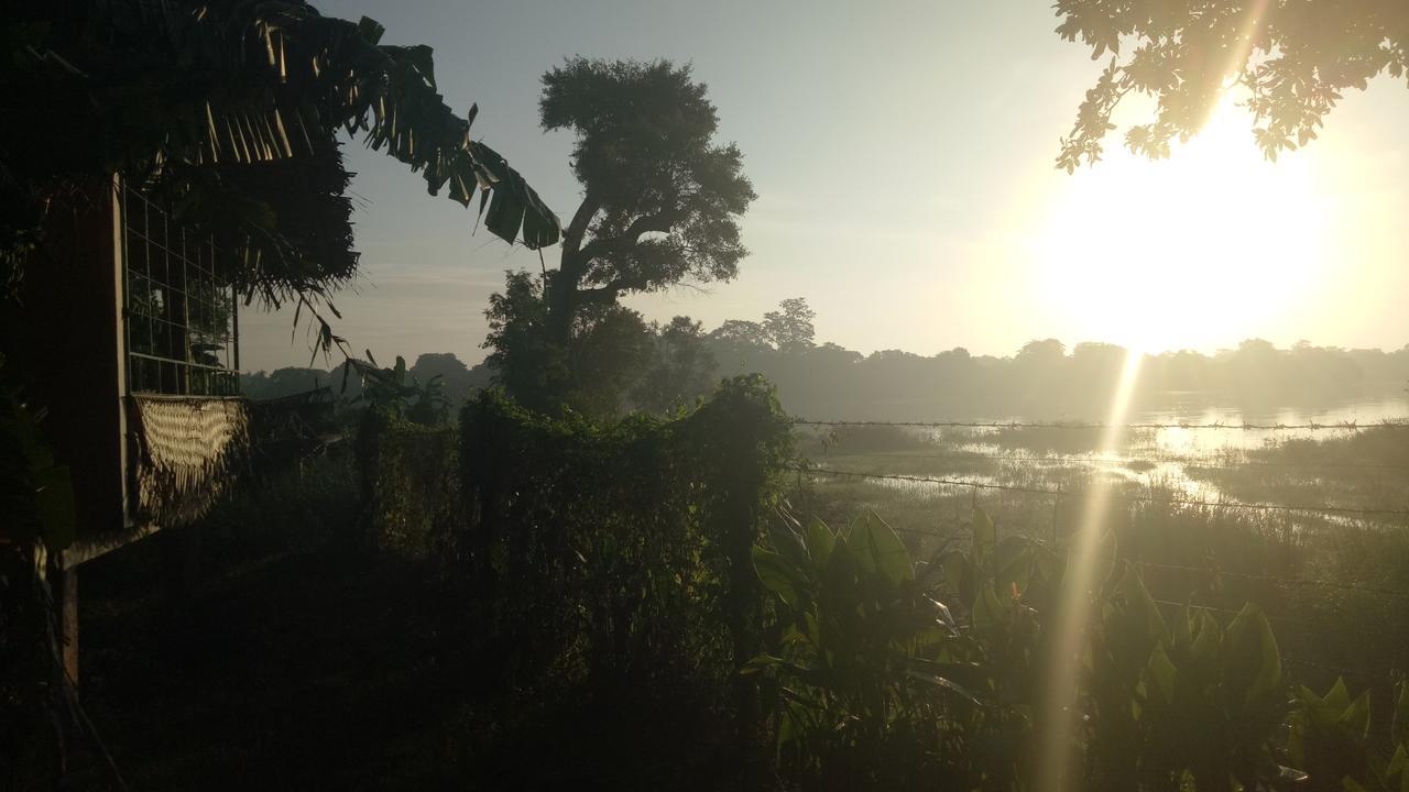 Lake Cabin Polonnaruwa Bagian luar foto